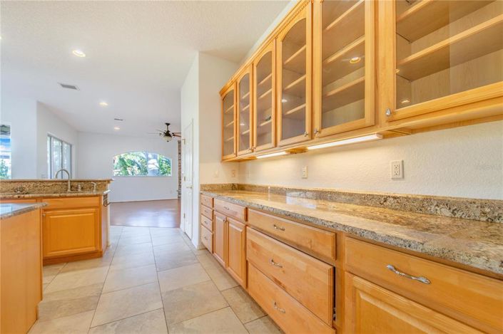 Image No.17-4 Bed House for sale