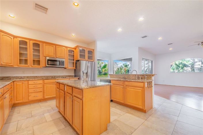 Image No.18-4 Bed House for sale