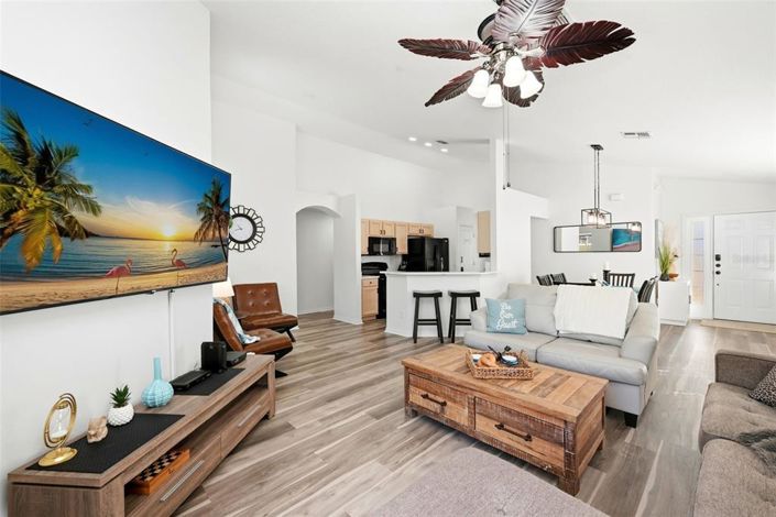 Image No.9-4 Bed House for sale