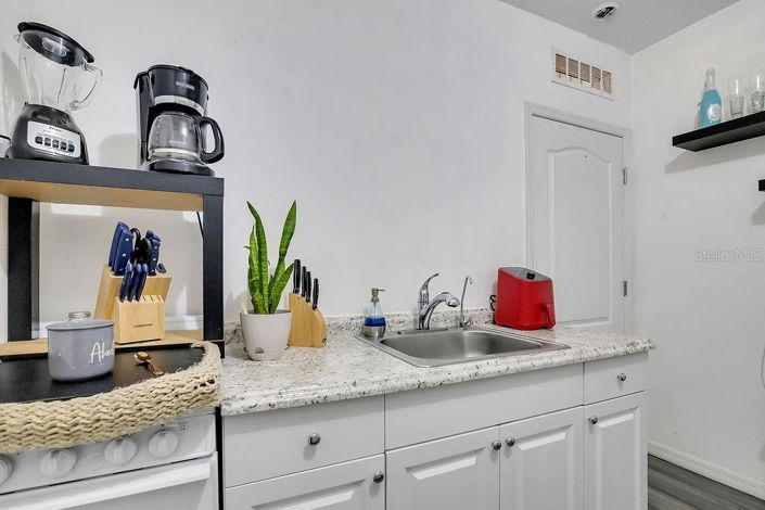 Image No.21-4 Bed House for sale