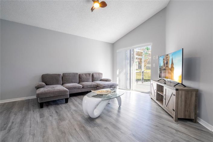 Image No.26-4 Bed House for sale