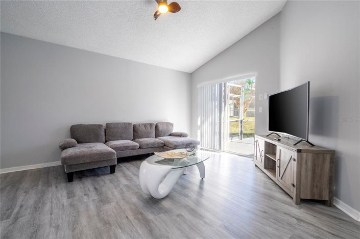 Image No.27-4 Bed House for sale