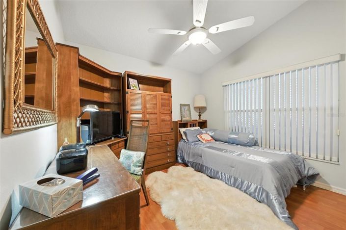 Image No.17-2 Bed House for sale