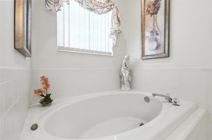 Image No.26-2 Bed House for sale