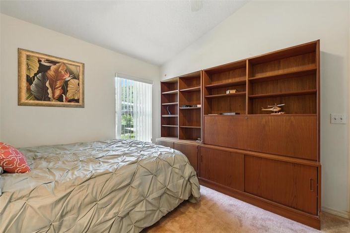 Image No.32-2 Bed House for sale