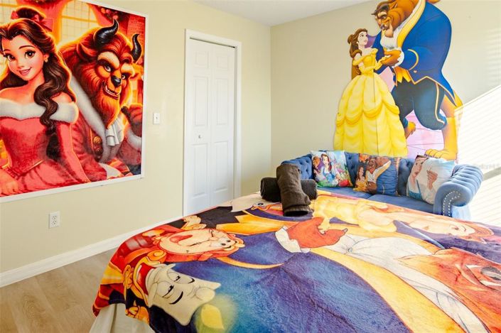 Image No.17-6 Bed House for sale