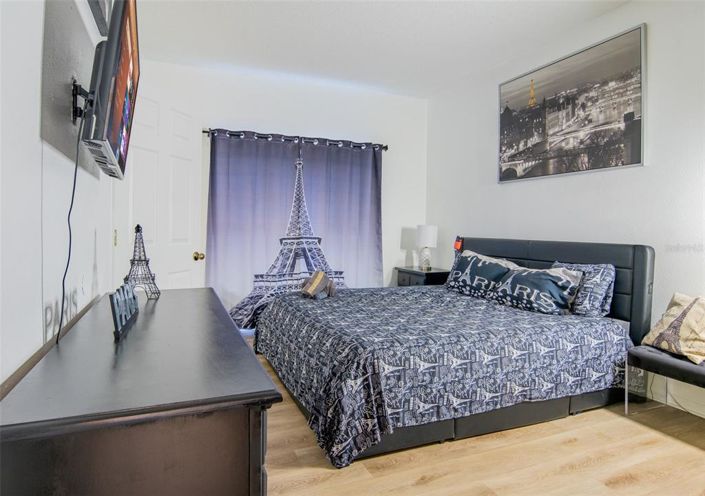 Image No.38-6 Bed House for sale