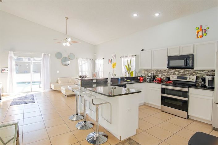 Image No.44-6 Bed House for sale