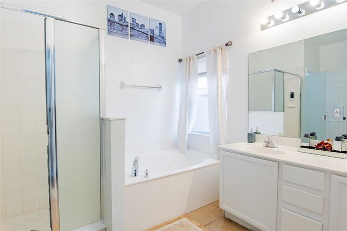 Image No.57-6 Bed House for sale