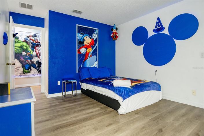 Image No.9-6 Bed House for sale