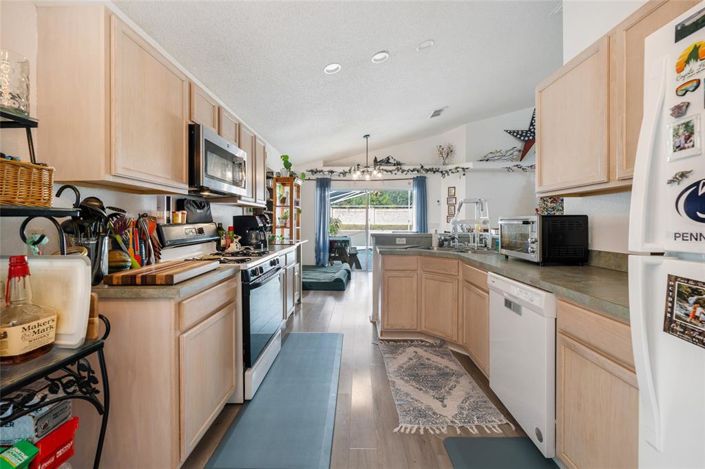 Image No.13-3 Bed House for sale