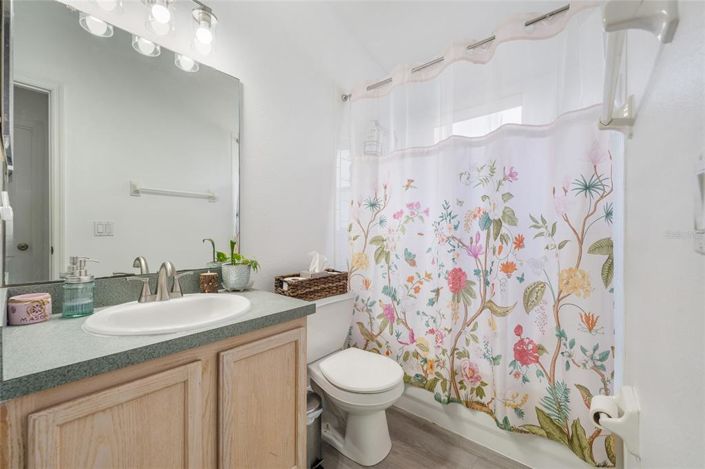 Image No.6-3 Bed House for sale