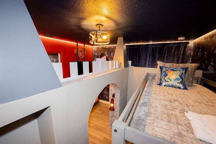 Image No.11-5 Bed House for sale