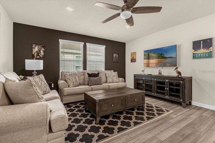 Image No.22-5 Bed House for sale