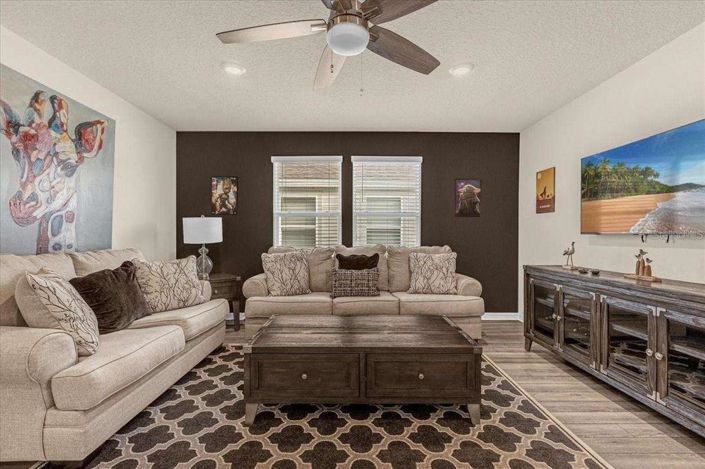 Image No.23-5 Bed House for sale