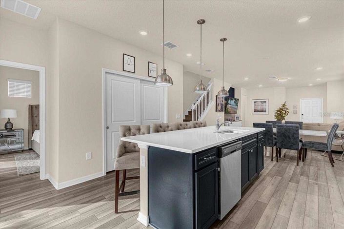 Image No.6-5 Bed House for sale