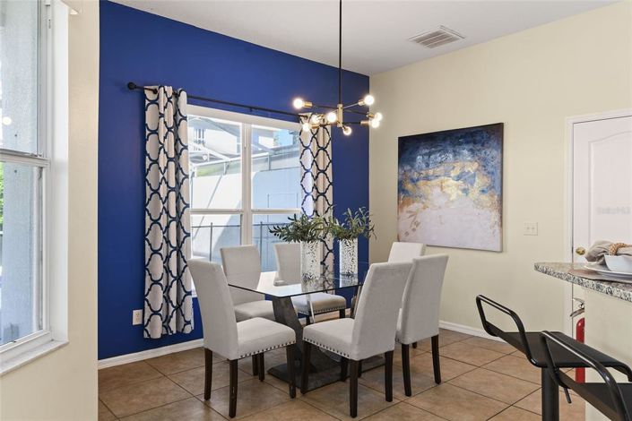 Image No.11-5 Bed Townhouse for sale