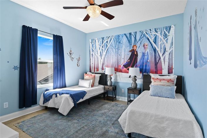 Image No.20-5 Bed Townhouse for sale