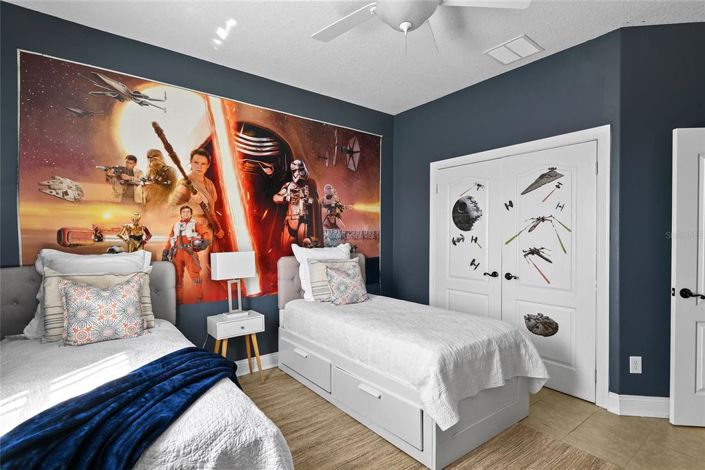 Image No.25-5 Bed Townhouse for sale