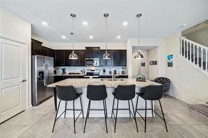 Image No.14-5 Bed Townhouse for sale