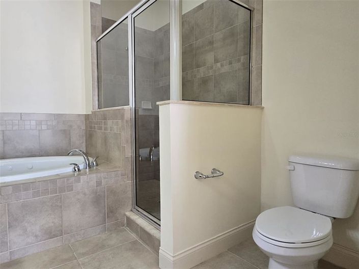 Image No.30-4 Bed Townhouse for sale