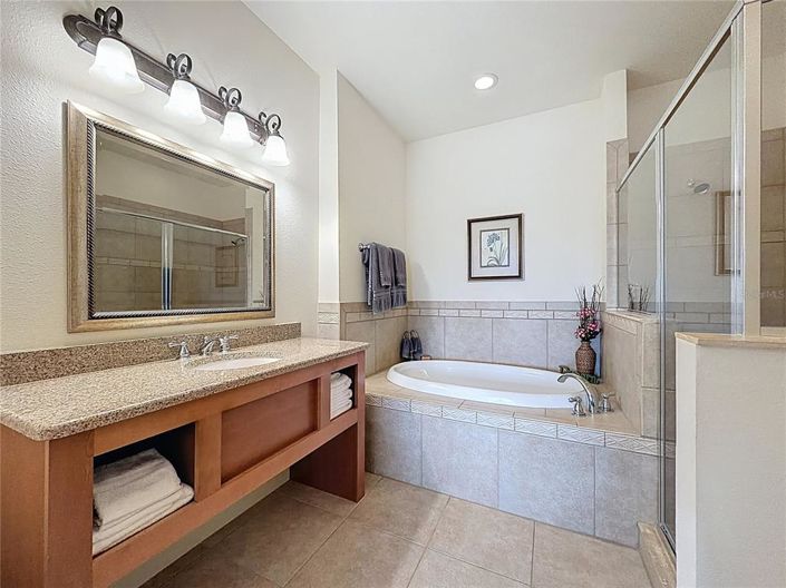 Image No.17-4 Bed Townhouse for sale