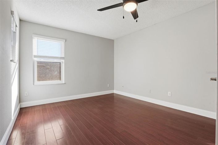 Image No.30-3 Bed House for sale