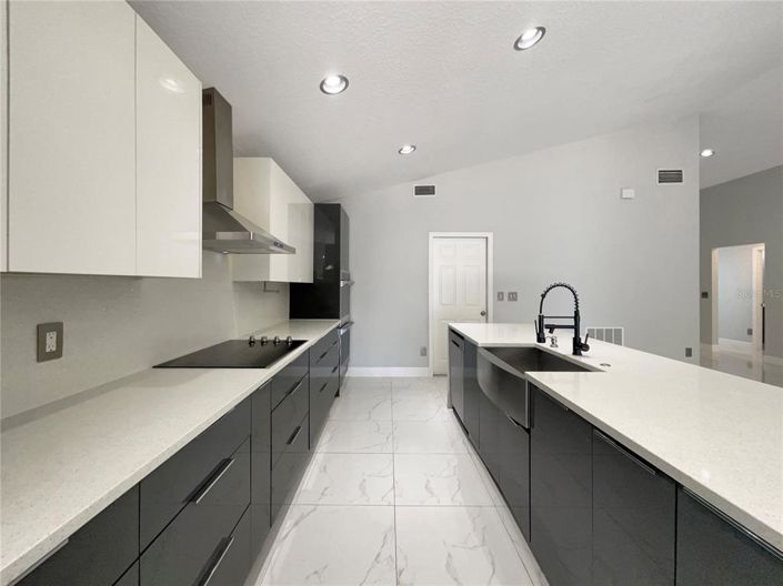 Image No.10-4 Bed House for sale