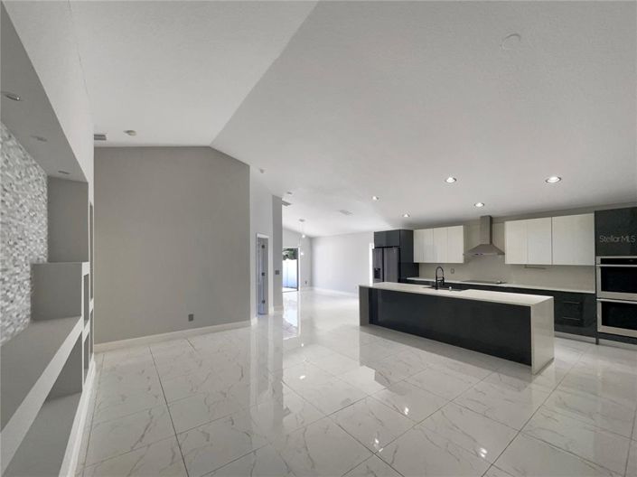 Image No.8-4 Bed House for sale