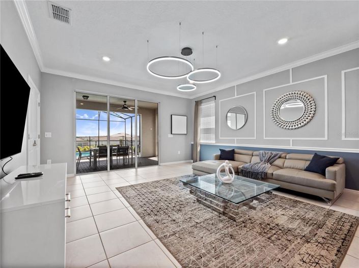 Image No.18-6 Bed House for sale