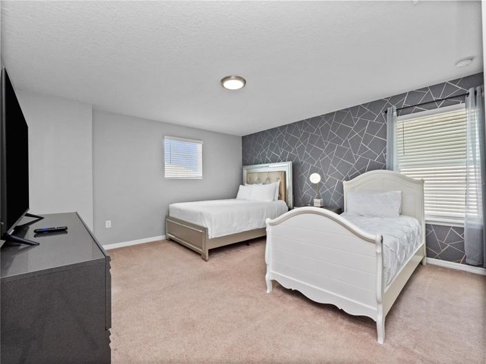 Image No.27-6 Bed House for sale