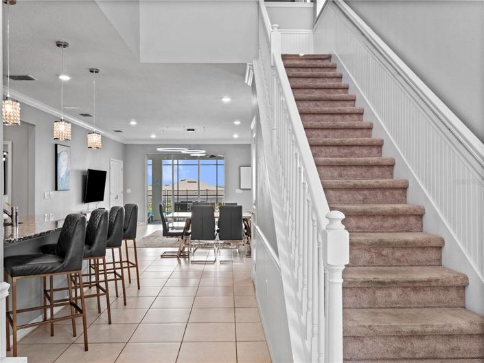 Image No.5-6 Bed House for sale