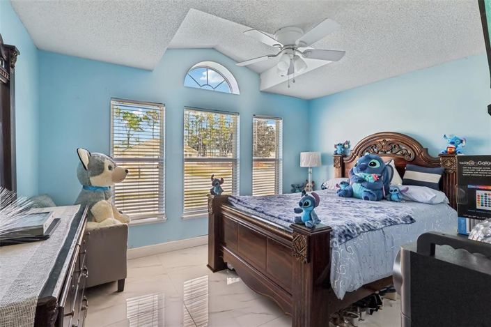 Image No.17-4 Bed House for sale