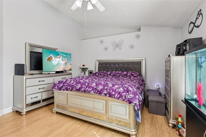 Image No.24-4 Bed House for sale