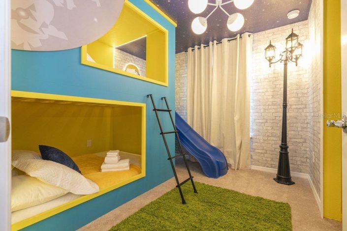 Image No.21-5 Bed Townhouse for sale