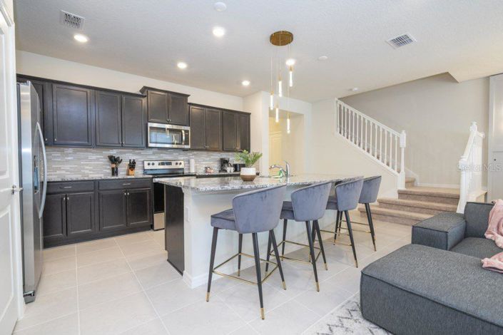 Image No.8-5 Bed Townhouse for sale