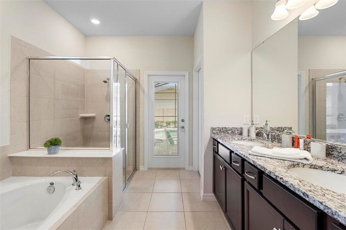 Image No.16-6 Bed House for sale