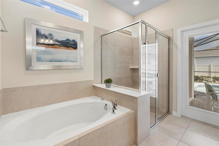 Image No.17-6 Bed House for sale