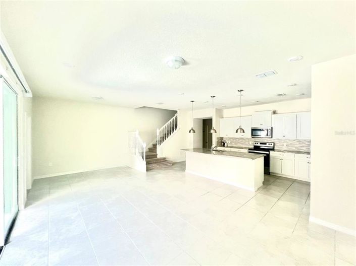 Image No.5-5 Bed Townhouse for sale