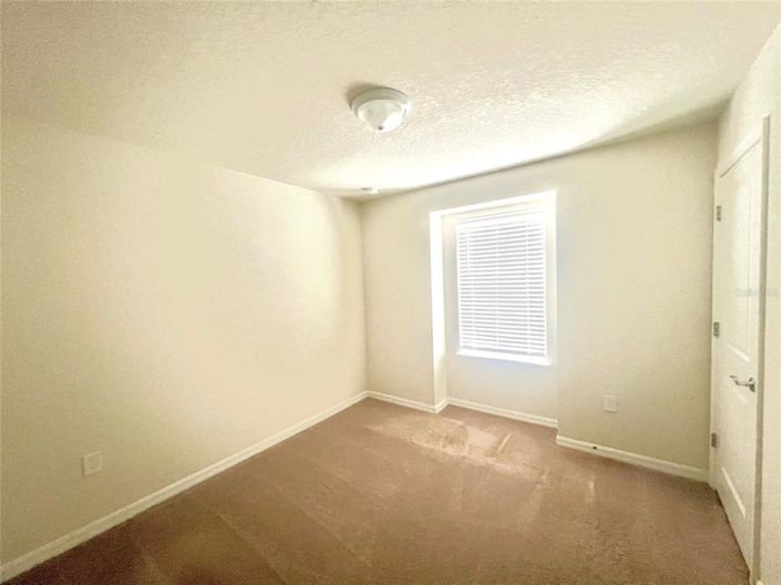 Image No.7-5 Bed Townhouse for sale