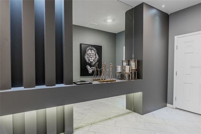 Image No.17-10 Bed House for sale