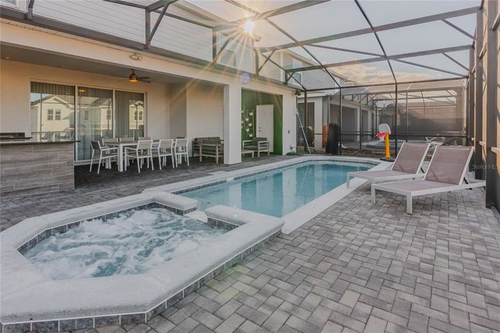 Image No.21-10 Bed House for sale