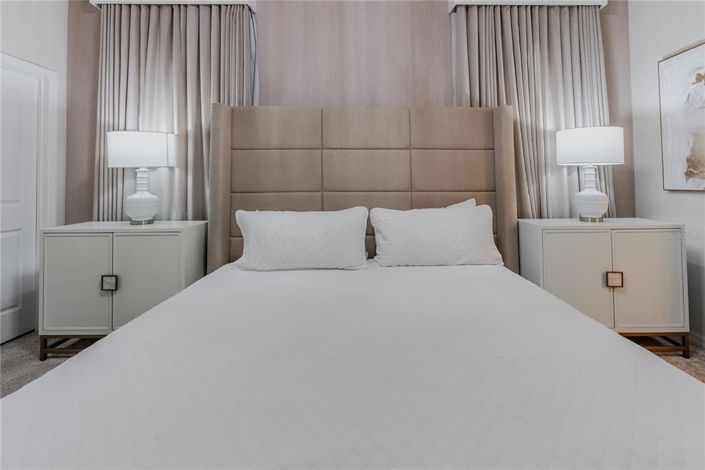 Image No.30-10 Bed House for sale