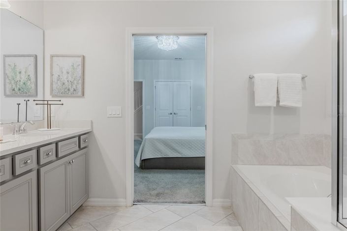 Image No.34-10 Bed House for sale