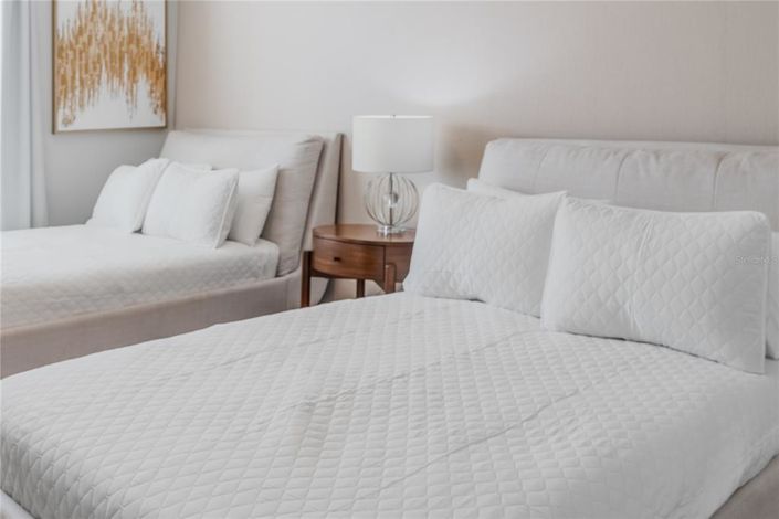 Image No.37-10 Bed House for sale