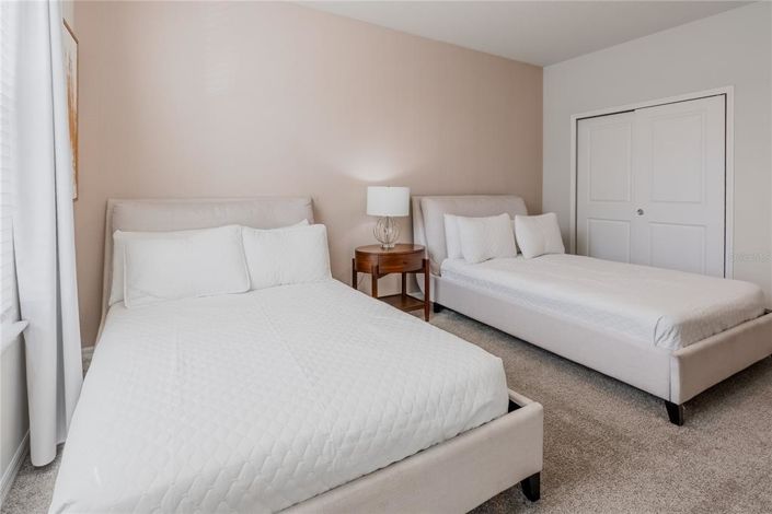 Image No.38-10 Bed House for sale