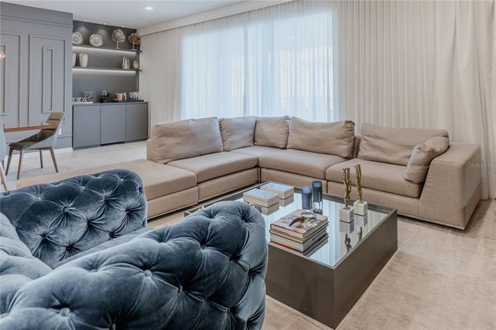 Image No.4-10 Bed House for sale