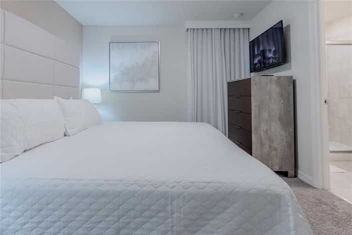 Image No.55-10 Bed House for sale