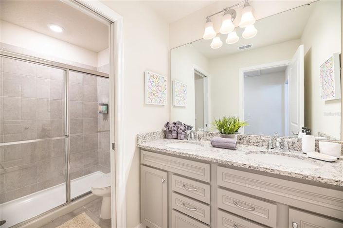 Image No.31-7 Bed House for sale