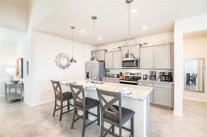 Image No.7-7 Bed House for sale